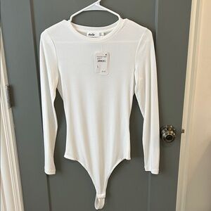 Elodie Classic White Top size medium